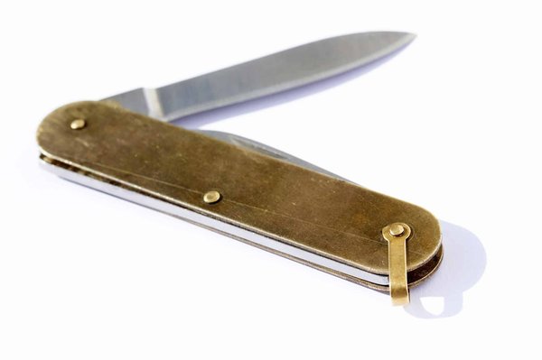 Choisir son couteau de survie.