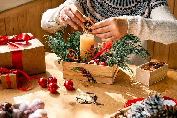 Comment décorer sa table à manger pour Noël?